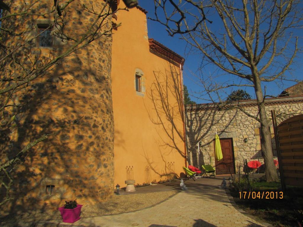 Chateau Des Aiguilles Saint-Remy-de-Chargnat Екстер'єр фото