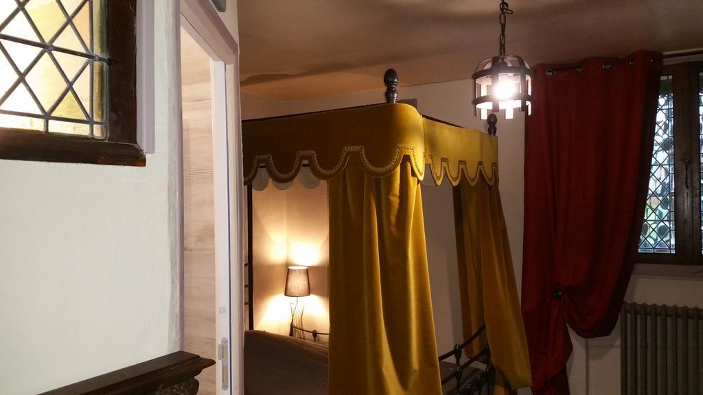 Chateau Des Aiguilles Saint-Remy-de-Chargnat Екстер'єр фото